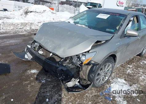 2015 Toyota Camry Hybrid Xle z USA, uszkodzony, nr VIN 4T1BD1FK6FU168198